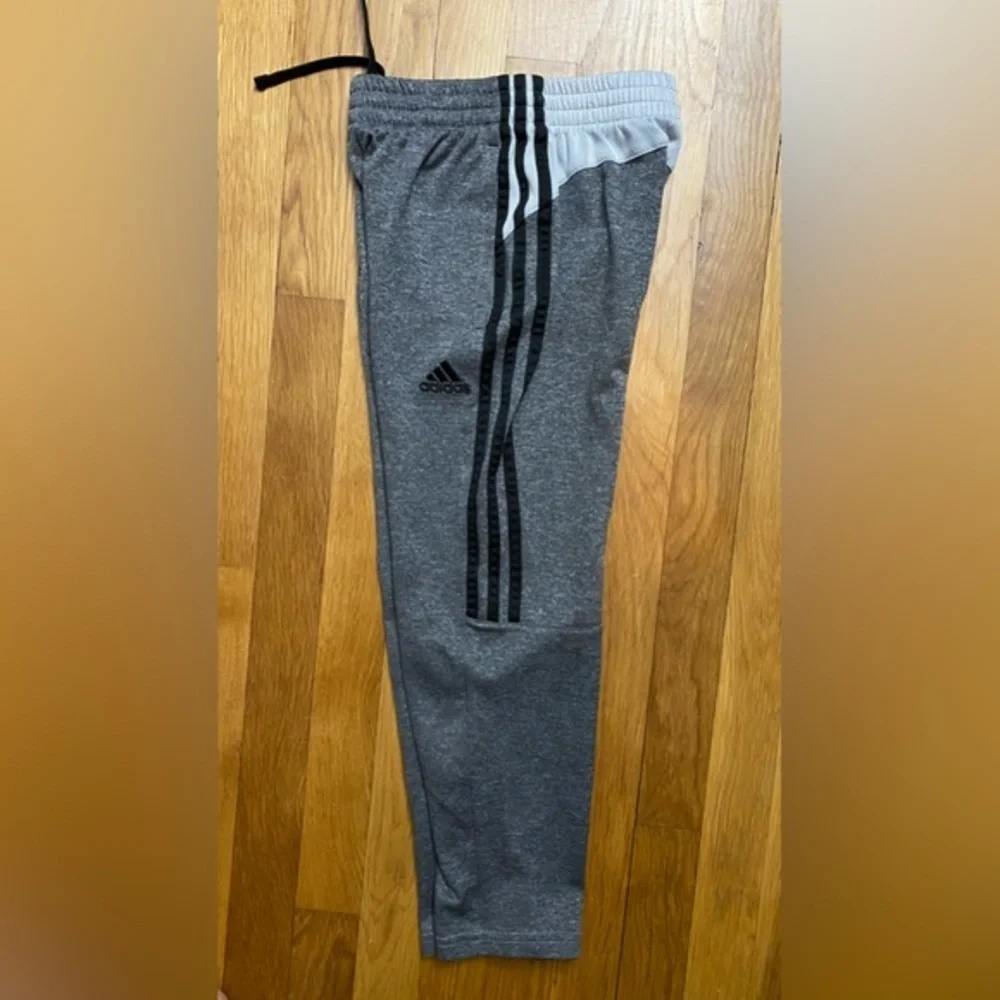 Adidas Kids Gray Jogger Pants Size 5/6